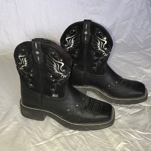 Justin Boots Shoes - Women’s Justin Gypsy boots. Cowgirl boots.